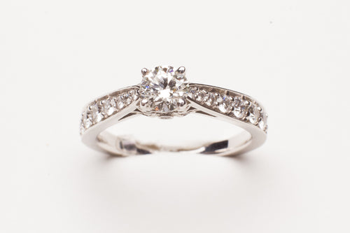 18KT WG .94CTTW TRULY BRIDAL LEAF SOL HEARTS ON FIRE
