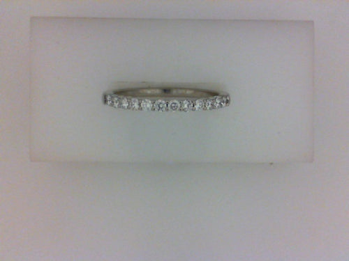 .32CTTW 2MM 14KT WG  SHARED PRONG DIAMOND BAND