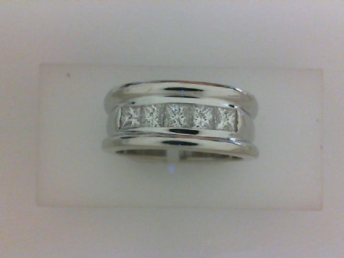 18KT WG .98CTTW 5 PC DIAMOND BAND