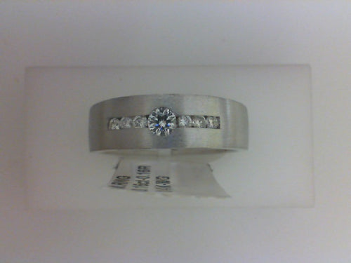 14KT WG .32CTTW RD DIA BAND CENTER DIA .16CT W 6 RD .16CTTW