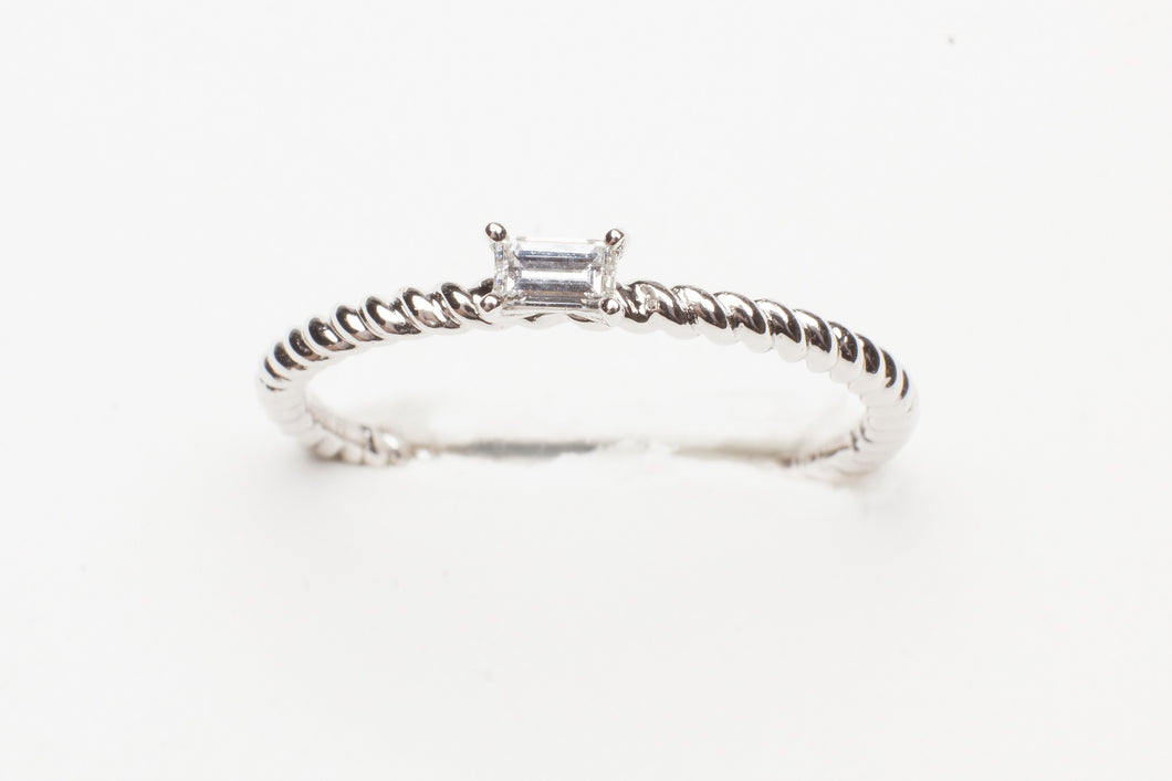 18KT WG STACK RING WITH .11 EC DIA