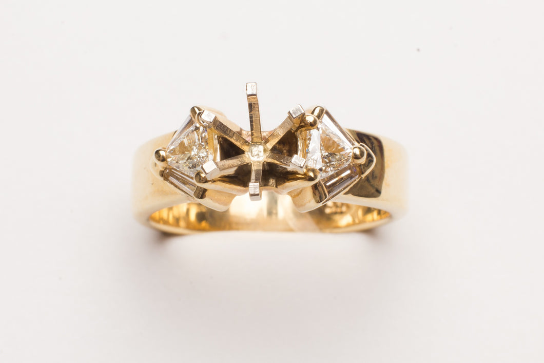 14KT YG SEMI DIA .55CT TW 4BGT&2TRI RING