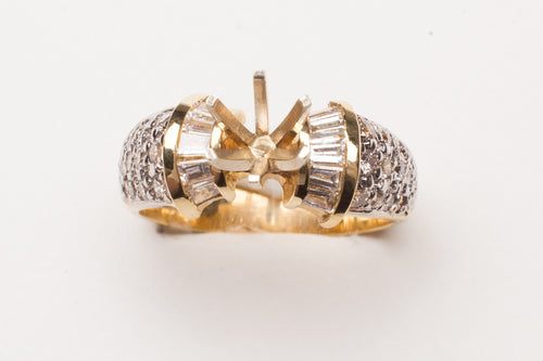 SEMI DIA .90CT TW BGT&RD 14KT YG RING