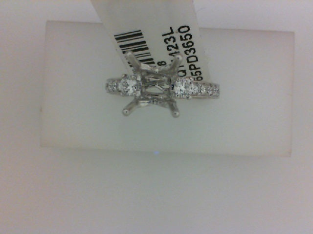 18KT WG .27CTTW 2 RD DIA / .67CTTW 56 RD DIA SEMI