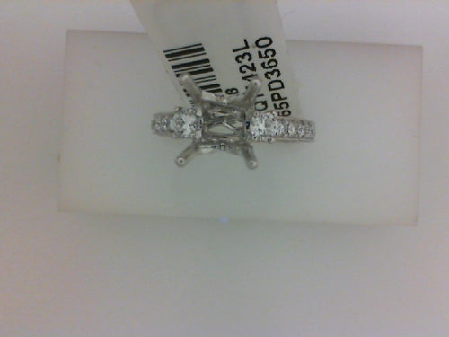 18KT WG .27CTTW 2 RD DIA / .67CTTW 56 RD DIA SEMI