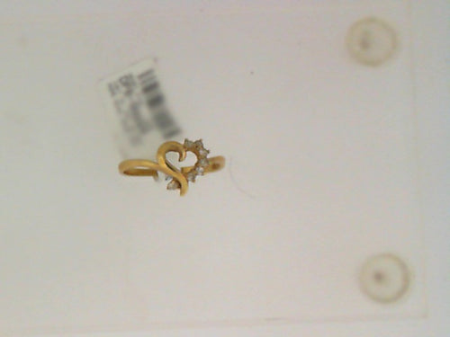 14KT YG .16CT TW DIAMOND SWIRL HEART RING