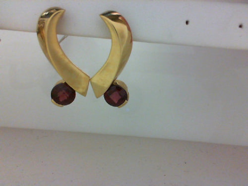 R.GARNET EARING