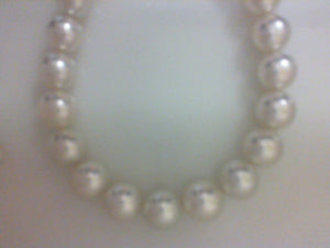 13.3X11MM 35 RD WHITE SOUTH SEA PEARLS NOT STRUNG NO CLASP