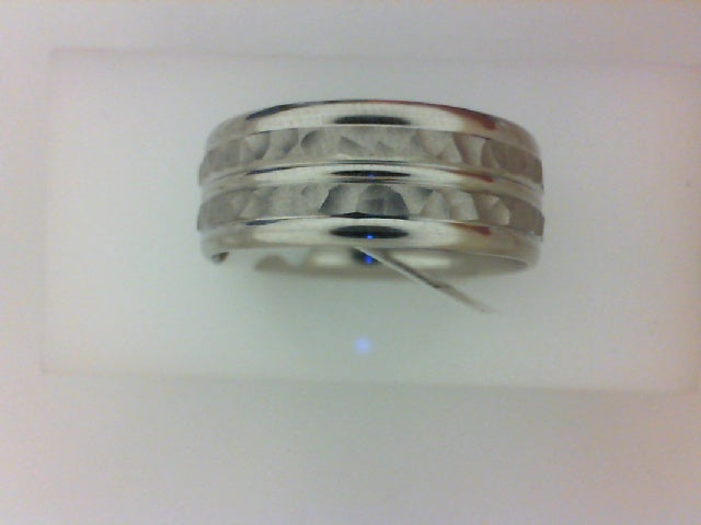 8MM 14KT WG POL W CTR CUT HAMMERED FINISH