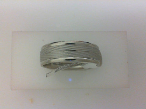 14KT WG POL RD EDGE WITH ARROW CENTER