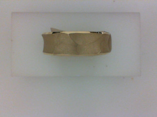 7MM YG POL EDGE WRINKLED CENTER MATT FINISH
