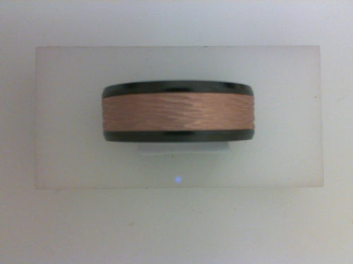 8MM 14K RG HORZ MICRO BARK CENTER W BLK EDGE