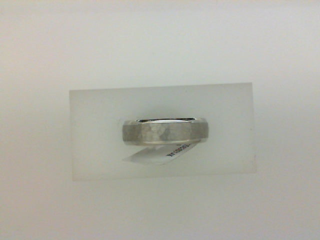 14K WG HAMMERED FINISH BAND