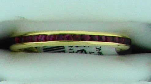 18KT YG .52CT TW RUBY ET BAND