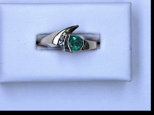 14KT EMERALD DIAMOND RING 5MM