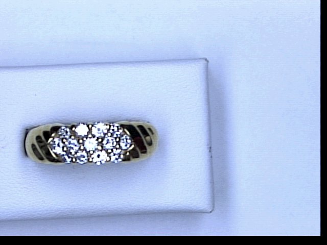 18KT YG .90CT TW DIAMOND RING