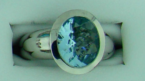 PLAT AQUAMARINE RING LARGE OVAL STONE